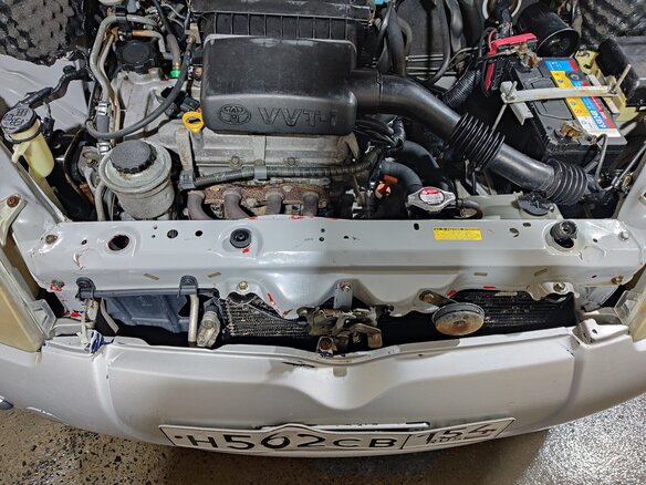 1999 Toyota Vitz I (P10), серебристый - вид 21