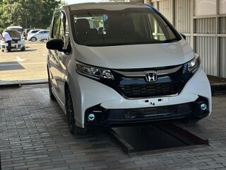 2018 Honda Freed II, белый, 1800000 рублей, вид 3