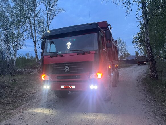 2007 Sinotruk Howo A5, красный, 1400000 рублей