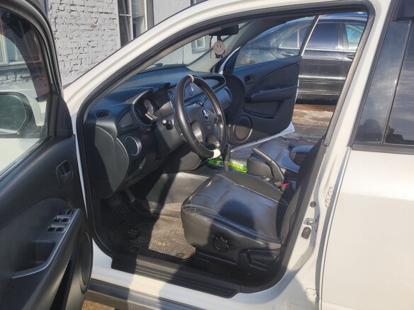 2003 Mitsubishi Outlander I, белый, 690000 рублей - вид 9