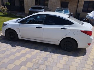 2016 Hyundai Solaris I Рестайлинг, белый, 400000 рублей, вид 2