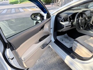 2022 Toyota Camry VIII (XV70) Рестайлинг, белый, 3950000 рублей, вид 5