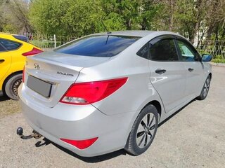 2015 Hyundai Solaris I Рестайлинг, серебристый, 518000 рублей, вид 5