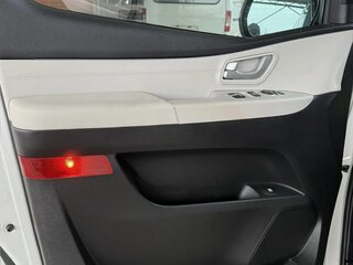 2019 Hyundai Grand Starex I Рестайлинг 2, белый, 5000000 рублей, вид 4