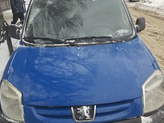 2011 Peugeot Partner I Рестайлинг, голубой, 370000 рублей, вид 1