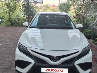 2022 Toyota Camry US Market VIII (XV70) Рестайлинг, белый, 3000000 рублей, вид 1