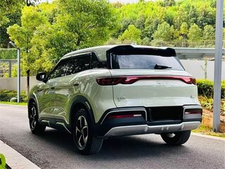 2024 BYD Yuan Up 45.12 kWh, бежевый, 1580000 рублей, вид 4