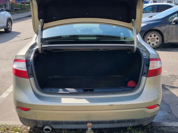 2013 Renault Fluence I, бежевый, 850000 рублей - вид 9