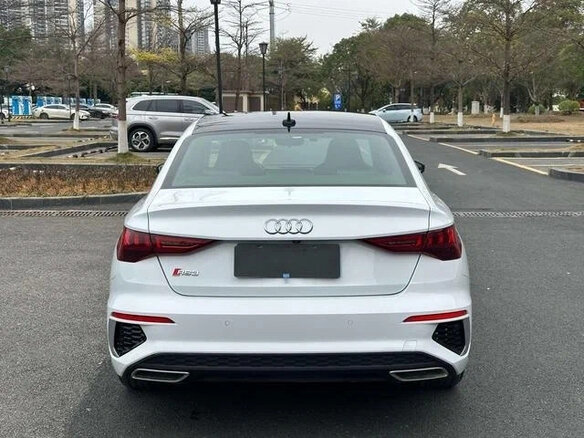 2023 Audi A3 35 TFSI Long IV (8Y), белый, 2090000 рублей - вид 3