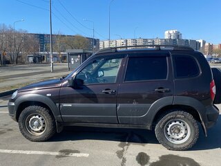 2013 Chevrolet Niva I Рестайлинг, коричневый, 449000 рублей, вид 3