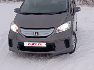 2013 Honda Freed I Рестайлинг, серый, 1050000 рублей, вид 4