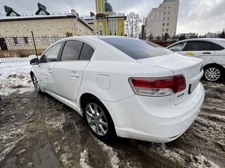 2010 Toyota Avensis III, белый, 785000 рублей, вид 3
