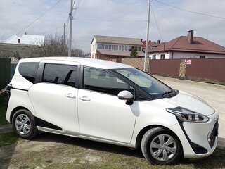 2020 Toyota Sienta II Рестайлинг, белый, 1700000 рублей, вид 2