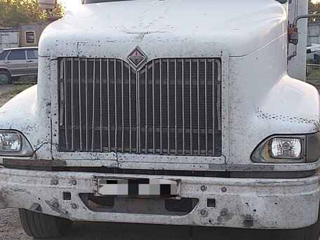 2002 International 9000 Series, белый, 1100000 рублей, вид 1