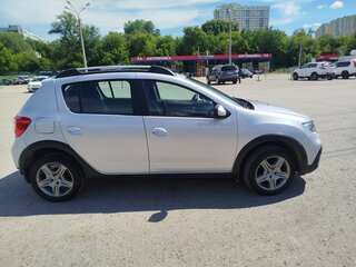 2018 Renault Sandero Stepway II Рестайлинг, серебристый, 915000 рублей, вид 4