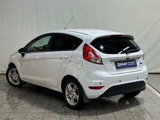 2016 Ford Fiesta Mk6 Рестайлинг, белый, 660000 рублей, вид 4