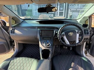 2010 Toyota Prius III (XW30), серый, 1000000 рублей, вид 4