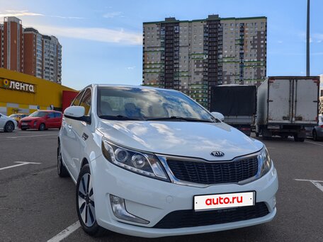 2014 Kia Rio 6-speed III, белый, вид 1