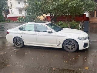 2021 BMW 5 серии Long 525Li VII (G30/G31/G38) Рестайлинг, белый, 4450000 рублей, вид 4