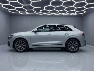 2019 Audi Q8 50 TDI I (4M), серый, 5450000 рублей, вид 2
