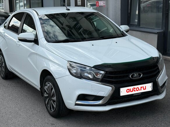 2017 Lada (ВАЗ) Vesta I, белый, 600000 рублей - вид 2