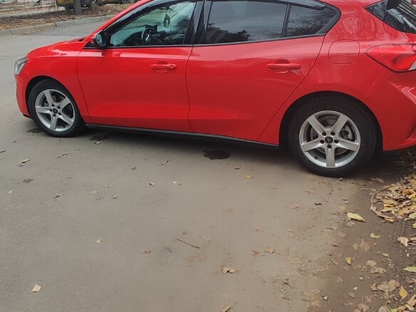 2018 Ford Focus IV, красный, 1500000 рублей - вид 4