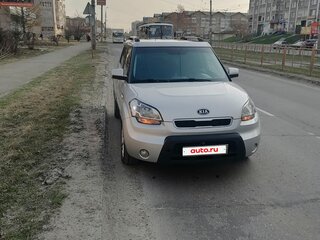 2010 Kia Soul I, серебристый, 680000 рублей, вид 4
