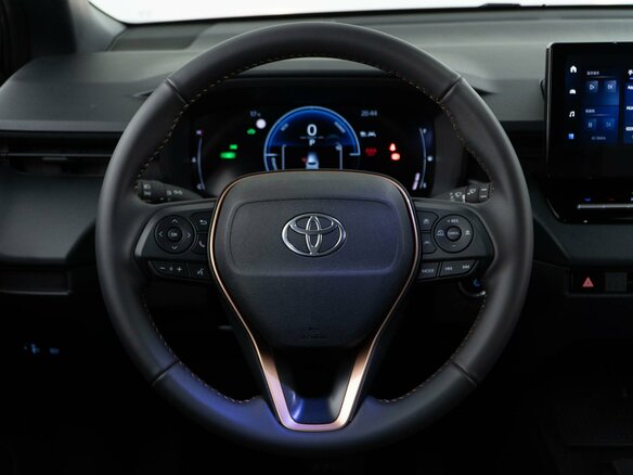 2025 Toyota Corolla Cross I Рестайлинг, серый, 3666000 рублей - вид 13