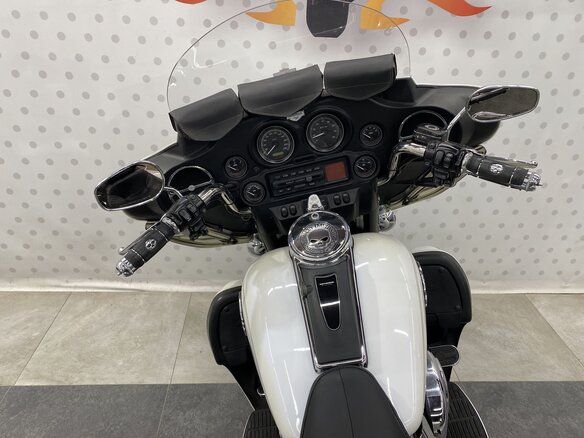 2005 Harley-Davidson Electra Glide, белый, 619000 рублей - вид 13