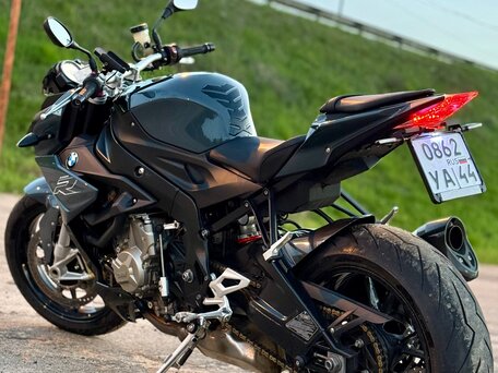 2018 BMW S 1000 R, серый, 1000000 рублей, вид 4
