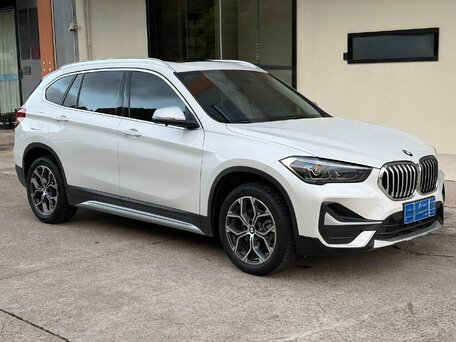 2022 BMW X1 Long 20Li sDrive II (F48) Рестайлинг, белый, 2180000 рублей, вид 3