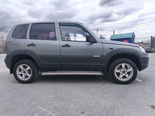 2011 Chevrolet Niva I Рестайлинг, серый, 330000 рублей, вид 4