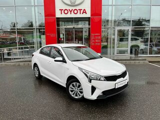 2021 Kia Rio IV Рестайлинг, белый, 1735000 рублей, вид 3