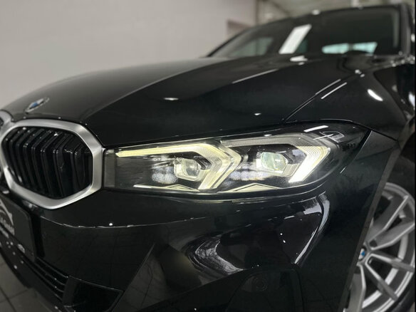 2022 BMW 3 серии 318i VII (G2x) Рестайлинг, чёрный, 3250915 рублей - вид 3