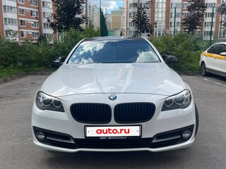 2013 BMW 5 серии 528i xDrive VI (F10/F11/F07) Рестайлинг, белый, 1990000 рублей, вид 4
