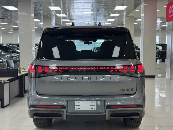 2026 Infiniti QX80 II, серый, 16500000 рублей - вид 5