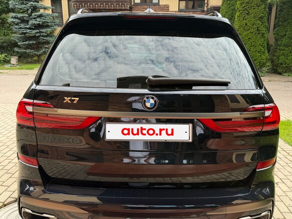 2021 BMW X7 40i I (G07), синий, 9100000 рублей - вид 4