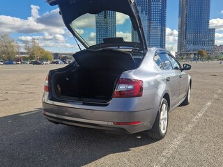 2017 Skoda Octavia III (A7) Рестайлинг, серый, 1800000 рублей, вид 4