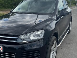 2011 Volkswagen Touareg II, чёрный, 2327000 рублей, вид 2
