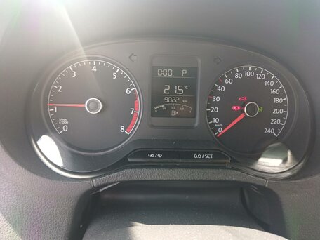 2016 Volkswagen Polo V Рестайлинг, серебристый, 729680 рублей, вид 5