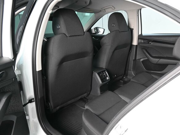 2021 Skoda Octavia IV (A8), белый, 2385000 рублей - вид 10