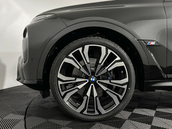 2026 BMW X7 M60i I (G07) Рестайлинг, чёрный, 22500000 рублей - вид 11