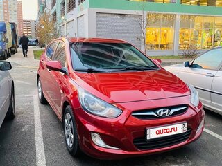 2013 Hyundai Solaris I, красный, 850000 рублей, вид 2