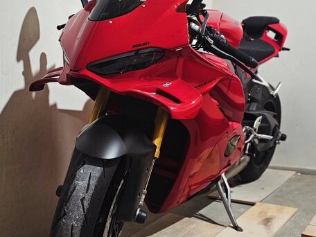 2024 Ducati Panigale V4, красный, 3400000 рублей, вид 3