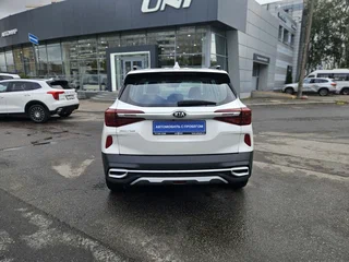 2020 Kia Seltos I, белый, 2306000 рублей, вид 5