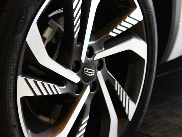 2026 Geely Monjaro I Рестайлинг, белый, 4954990 рублей - вид 32