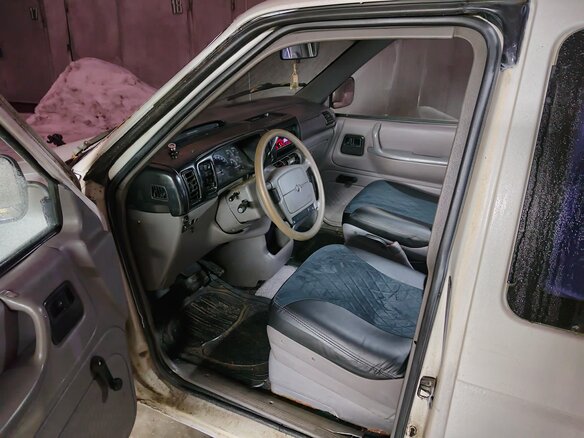 1993 Dodge Caravan II, белый, 300000 рублей - вид 12