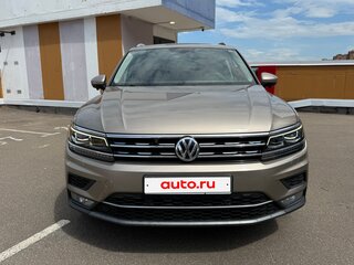 2017 Volkswagen Tiguan II, бежевый, 2290000 рублей, вид 2