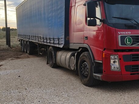 2007 Volvo FM, красный, 2600000 рублей, вид 4