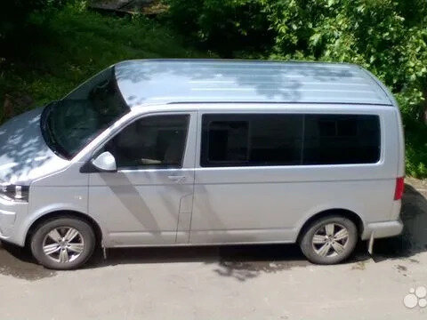 2010 Volkswagen Multivan T5 Рестайлинг, серебристый, 1750000 рублей - вид 1
